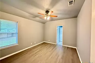 7 S Bobcat Ct, Morgans Point Resort, TX 76513 - Photo 13