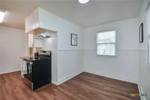 1310 E Rosebud Ave, Victoria, TX 77901 - Photo 11