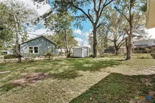 1310 E Rosebud Ave, Victoria, TX 77901 - Photo 19