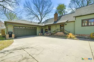 703 W Buck St, Caldwell, TX 77836 - Photo 29