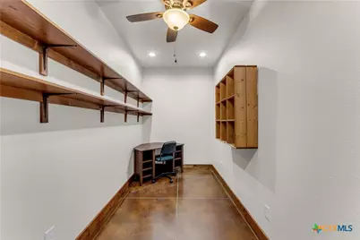 5020 County Road 252, Bertram, TX 78605 - Photo 23