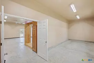 2228 Deer Run Ridge, New Braunfels, TX 78132 - Photo 37