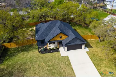 1105 W 1st Street, Lampasas, TX 76550 - Photo 3