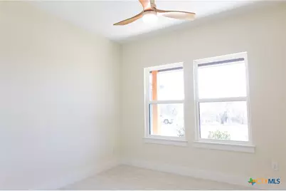 1105 W 1st Street, Lampasas, TX 76550 - Photo 11