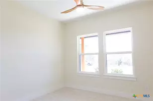 1105 W 1st St, Lampasas, TX 76550 - Photo 11