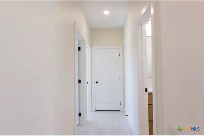 1105 W 1st Street, Lampasas, TX 76550 - Photo 17