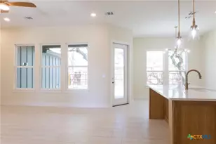 1105 W 1st St, Lampasas, TX 76550 - Photo 9