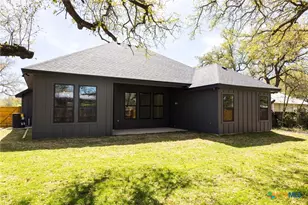 1105 W 1st St, Lampasas, TX 76550 - Photo 29