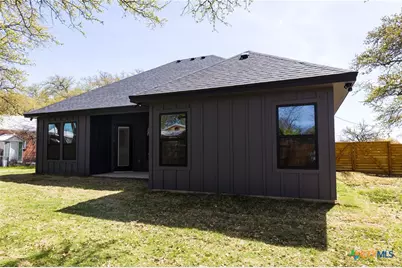 1105 W 1st Street, Lampasas, TX 76550 - Photo 33