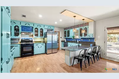 111 Mission Drive, New Braunfels, TX 78130 - Photo 9