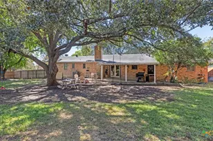 111 Mission Dr, New Braunfels, TX 78130 - Photo 3