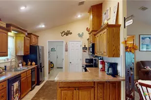 164 Russell Rd, Victoria, TX 77904 - Photo 13