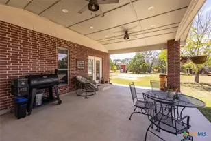 495 Hill Country Dr, Pipe Creek, TX 78063 - Photo 23