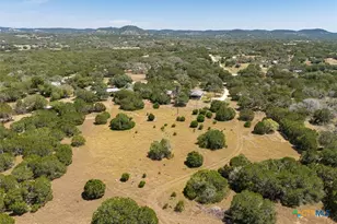 495 Hill Country Dr, Pipe Creek, TX 78063 - Photo 3