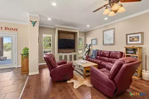 495 Hill Country Dr, Pipe Creek, TX 78063 - Photo 7