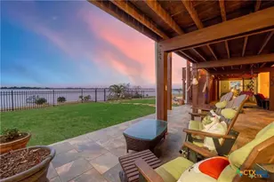 792 W Bayshore Dr, Palacios, TX 77465 - Photo 3