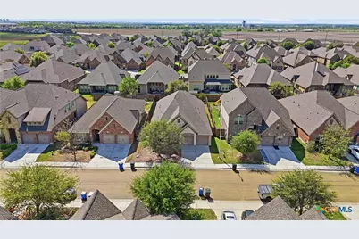 2125 Pioneer Pass, Seguin, TX 78155 - Photo 31