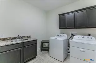 300 Magan Ln, Jarrell, TX 76537 - Photo 21