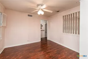 1719 S 39th St, Temple, TX 76504 - Photo 9