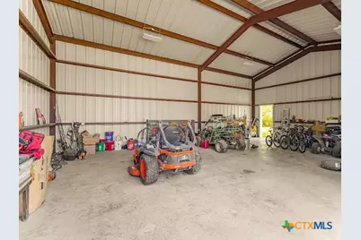 205 Hubbard Street, Yoakum, TX 77995 - Photo 27