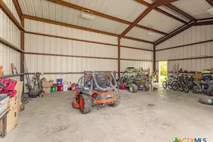 205 Hubbard St, Yoakum, TX 77995 - Photo 25