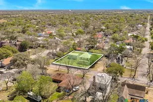 205 Hubbard St, Yoakum, TX 77995 - Photo 33