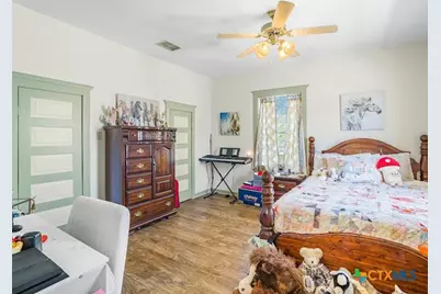 205 Hubbard Street, Yoakum, TX 77995 - Photo 19