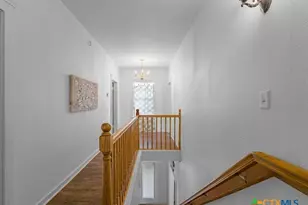 205 Hubbard St, Yoakum, TX 77995 - Photo 17