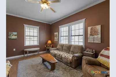 205 Hubbard Street, Yoakum, TX 77995 - Photo 5