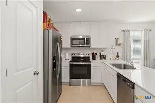 323 Alta Vis Ter, Seguin, TX 78155 - Photo 17