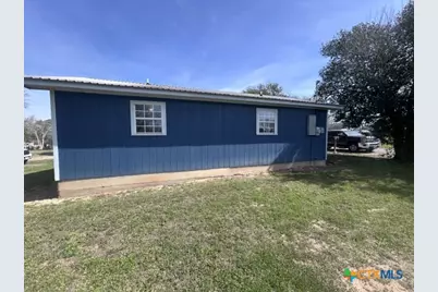 902 Simpson Street, Yoakum, TX 77995 - Photo 3