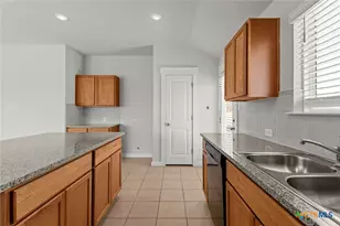 4837 Park Gln, Marion, TX 78124 - Photo 11