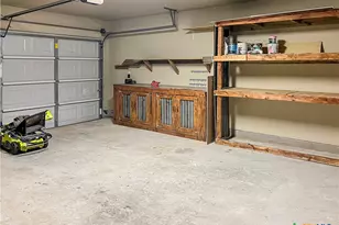 1311 Fern Ct, Gonzales, TX 78629 - Photo 23