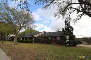 417 Salisbury Ln, Victoria, TX 77904 - Photo 3