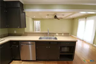 417 Salisbury Ln, Victoria, TX 77904 - Photo 11
