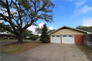 417 Salisbury Ln, Victoria, TX 77904 - Photo 5