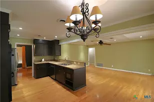 417 Salisbury Ln, Victoria, TX 77904 - Photo 13