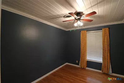 417 Salisbury Lane, Victoria, TX 77904 - Photo 9
