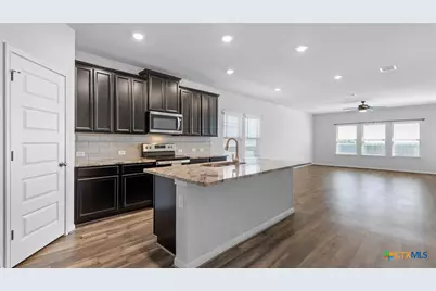 724 Clara Park, New Braunfels, TX 78130 - Photo 11