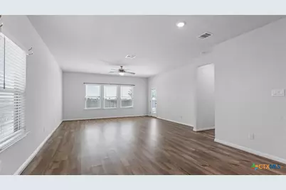 724 Clara Park, New Braunfels, TX 78130 - Photo 7