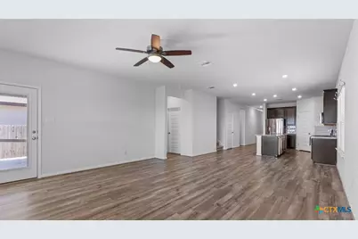 724 Clara Park, New Braunfels, TX 78130 - Photo 9