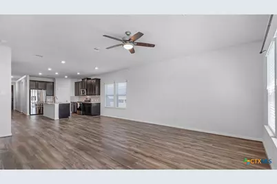 724 Clara Park, New Braunfels, TX 78130 - Photo 7