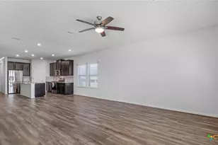 724 Clara Park, New Braunfels, TX 78130 - Photo 7