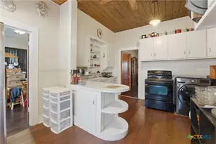 211 E 4th St, Nixon, TX 78140 - Photo 13