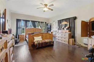211 E 4th St, Nixon, TX 78140 - Photo 11