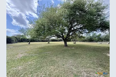 259 Hambleton Road, Victoria, TX 77905 - Photo 9