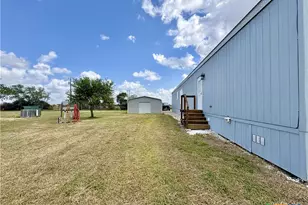 259 Hambleton Rd, Victoria, TX 77905 - Photo 35
