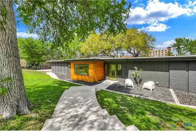 810 N Loop Street, San Marcos, TX 78666 - Photo 3
