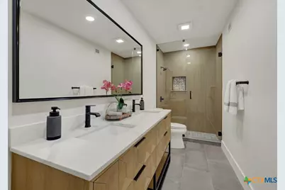 810 N Loop Street, San Marcos, TX 78666 - Photo 17