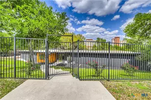 810 N Loop St, San Marcos, TX 78666 - Photo 43